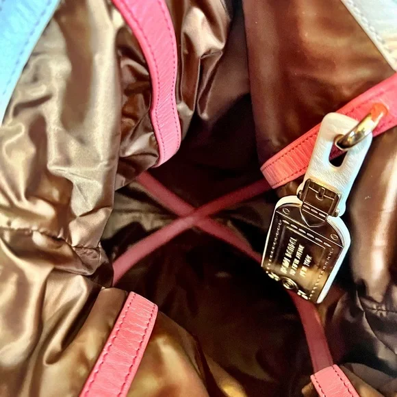 Henri Bendel reversible purse - Picture 2 of 9